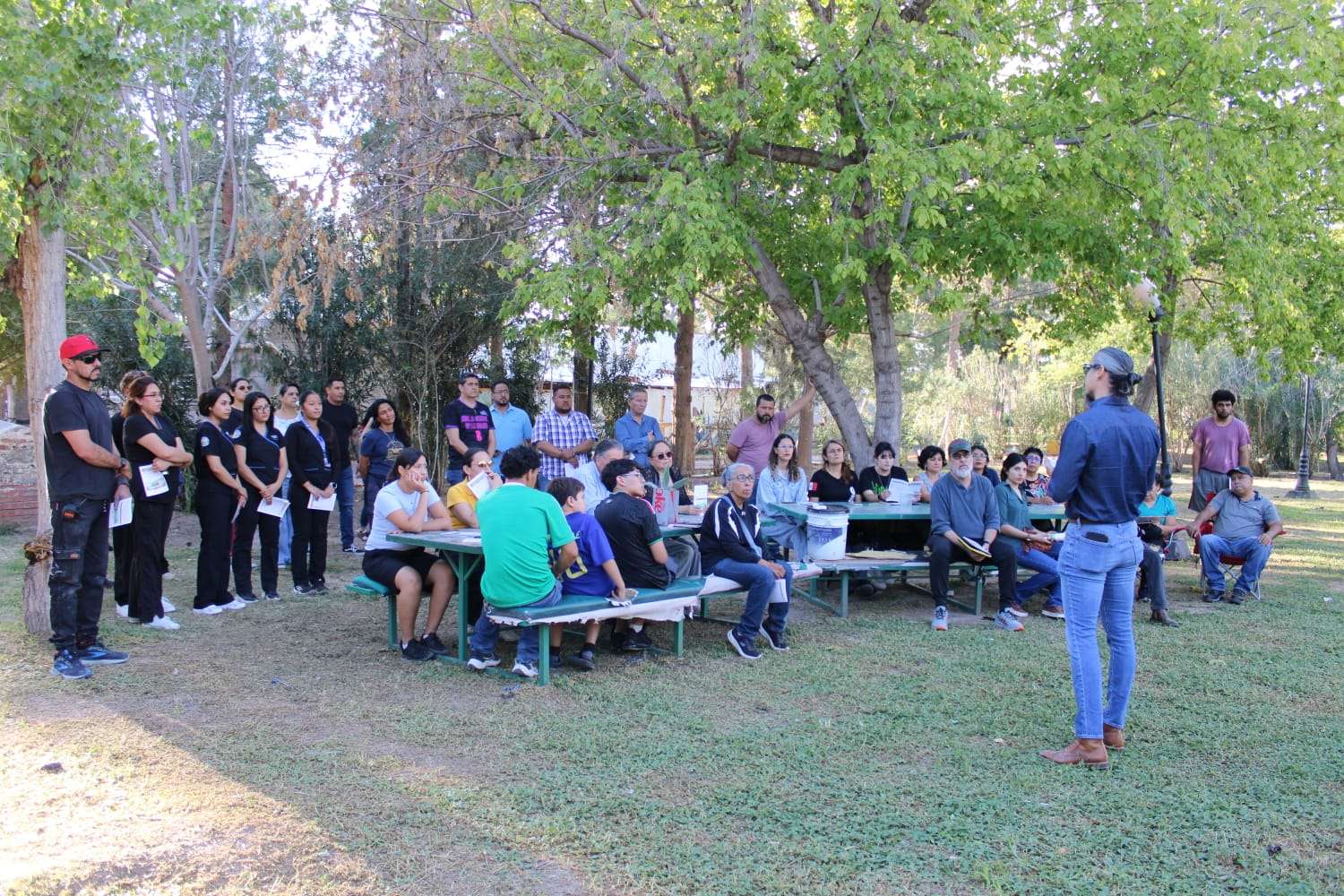 Imparten taller sobre plantación adecuada de árboles