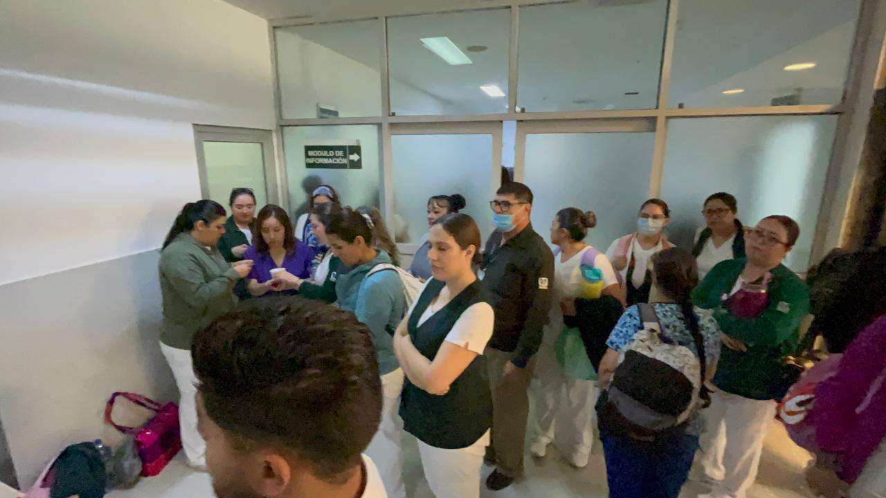 Toman trabajadores del Imss el Hospital Morelos