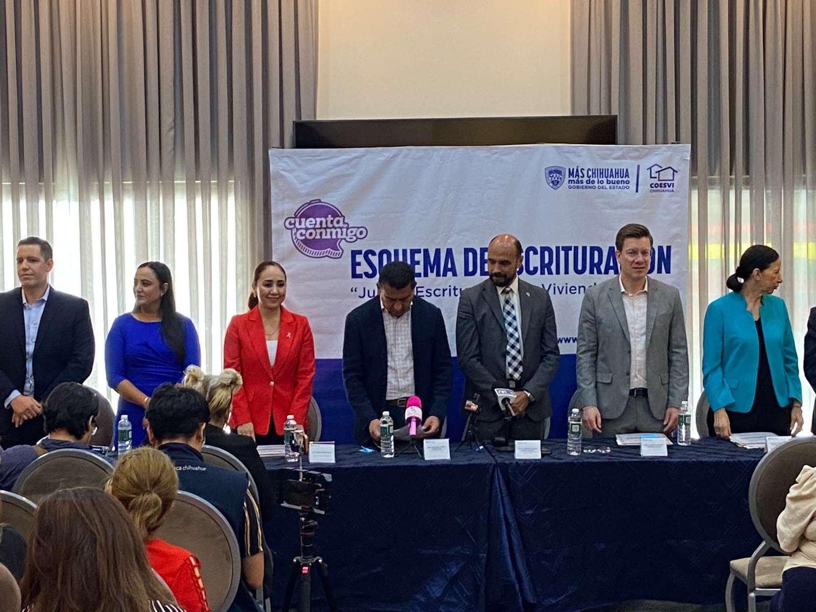 Entrega Coesvi 54 escrituras a familias de cuatro municipios