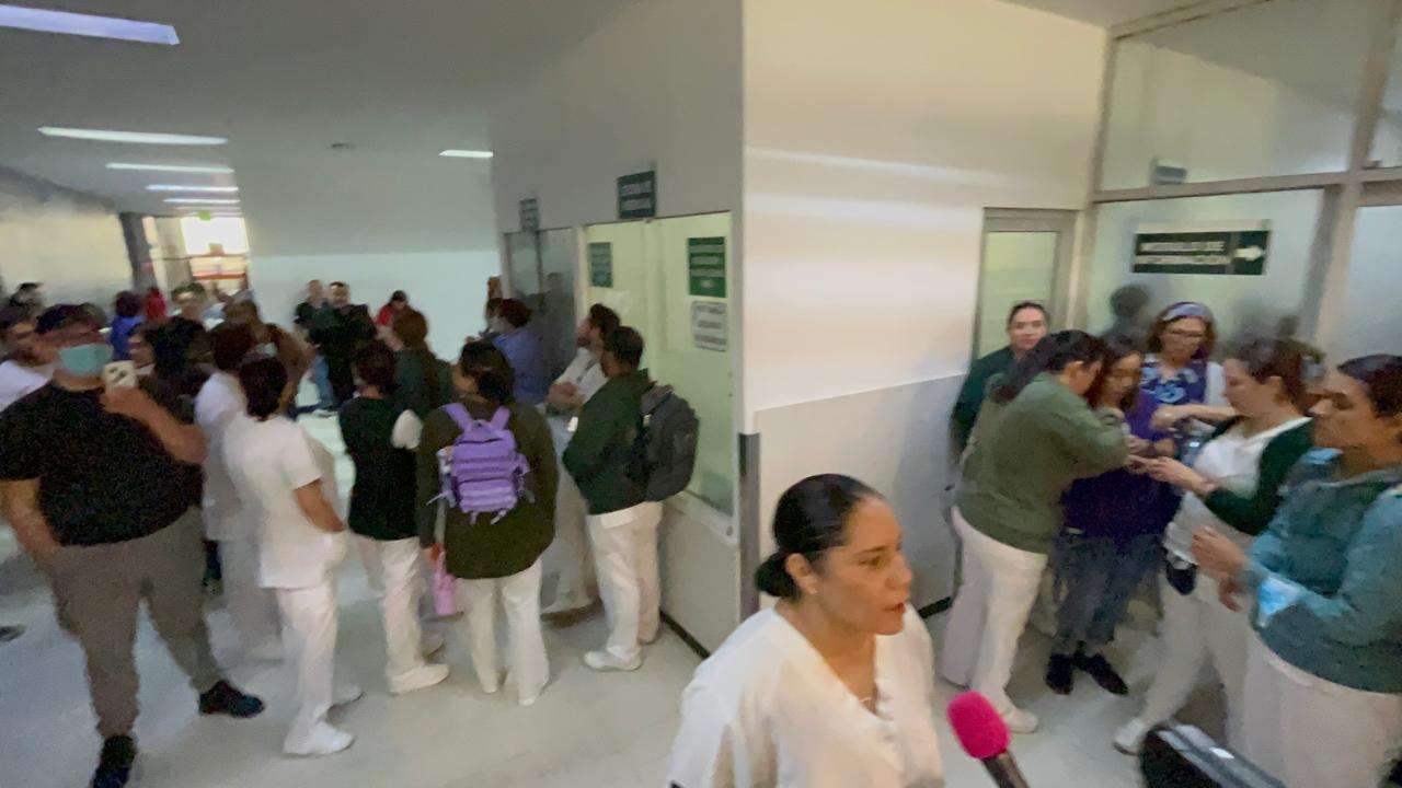Toman trabajadores del Imss el Hospital Morelos