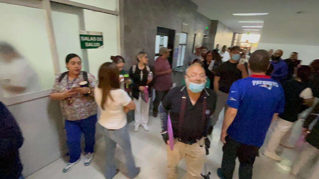 Toman trabajadores del Imss el Hospital Morelos