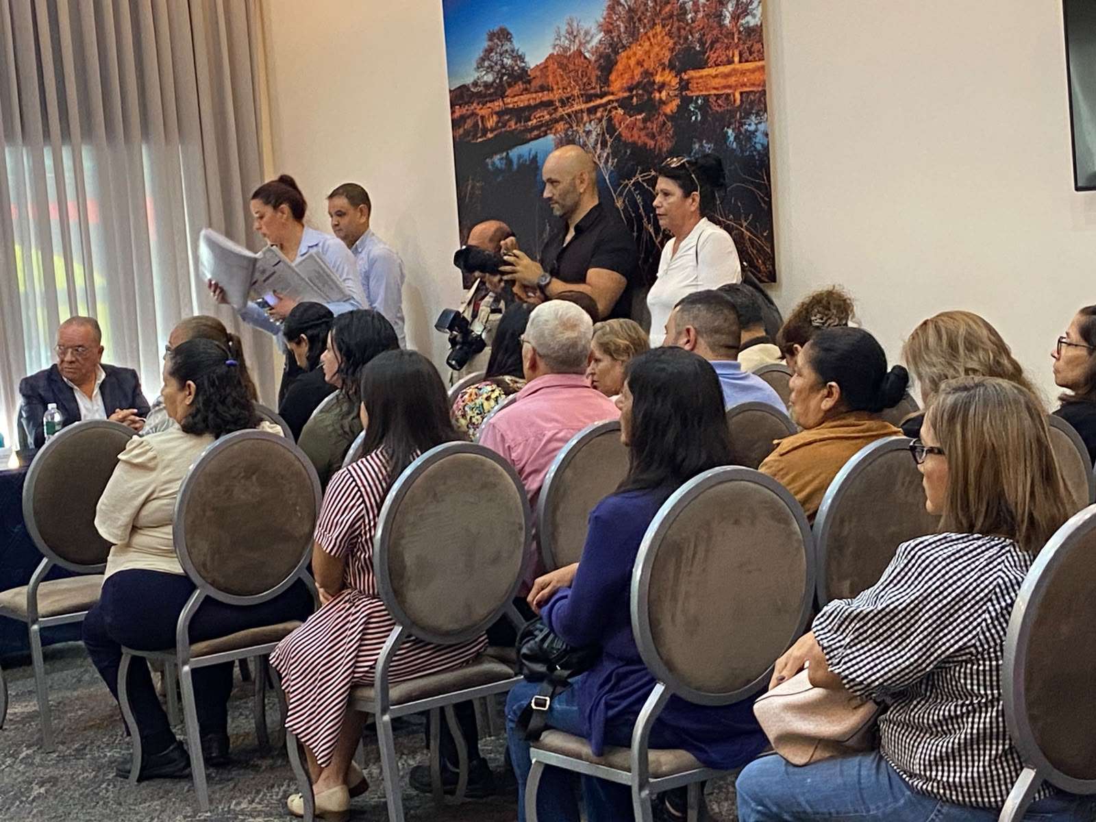 Entrega Coesvi 54 escrituras a familias de cuatro municipios