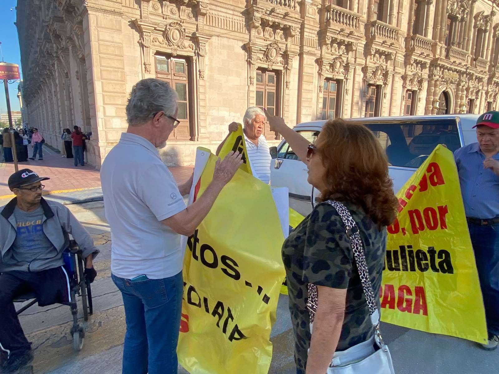 Cierran afectados de Aras la Aldama 