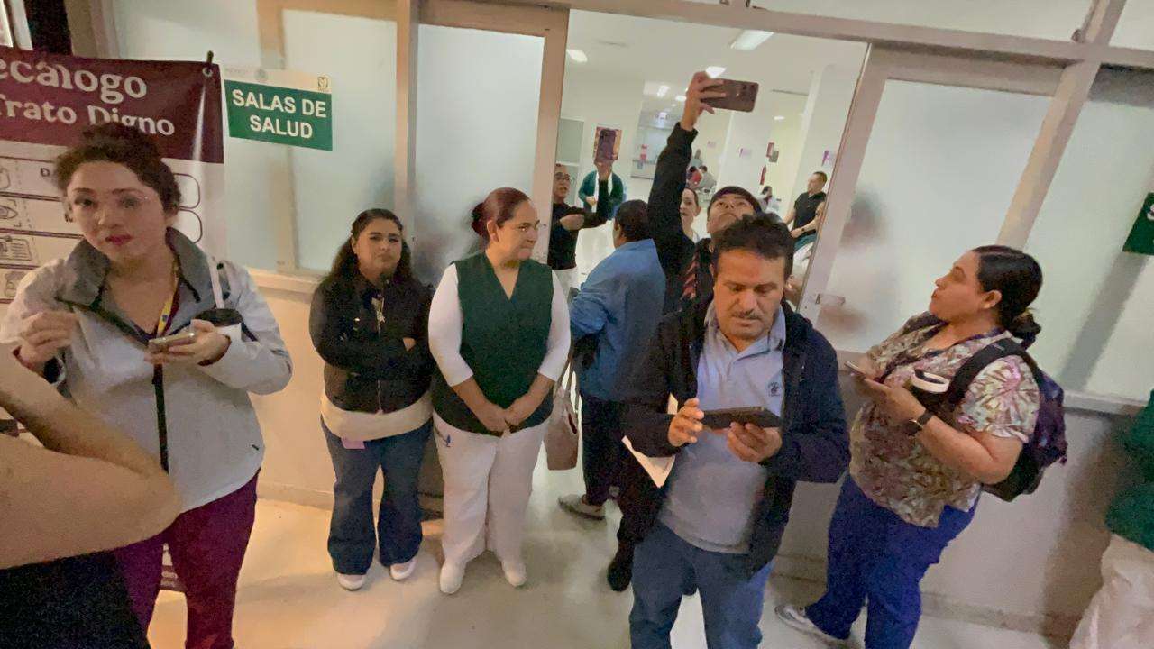 Toman trabajadores del Imss el Hospital Morelos