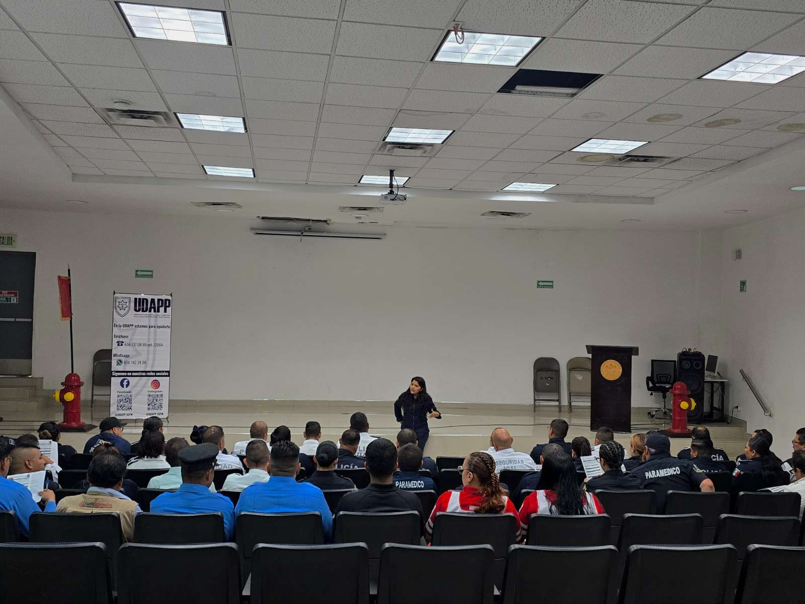 Imparten talleres de salud mental para personal de emergencia