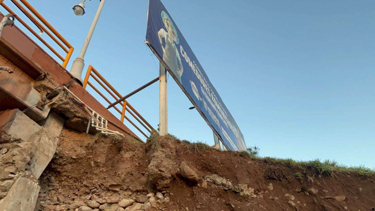 Inspeccionan daños en puente de Universidad y Teófilo Borunda 