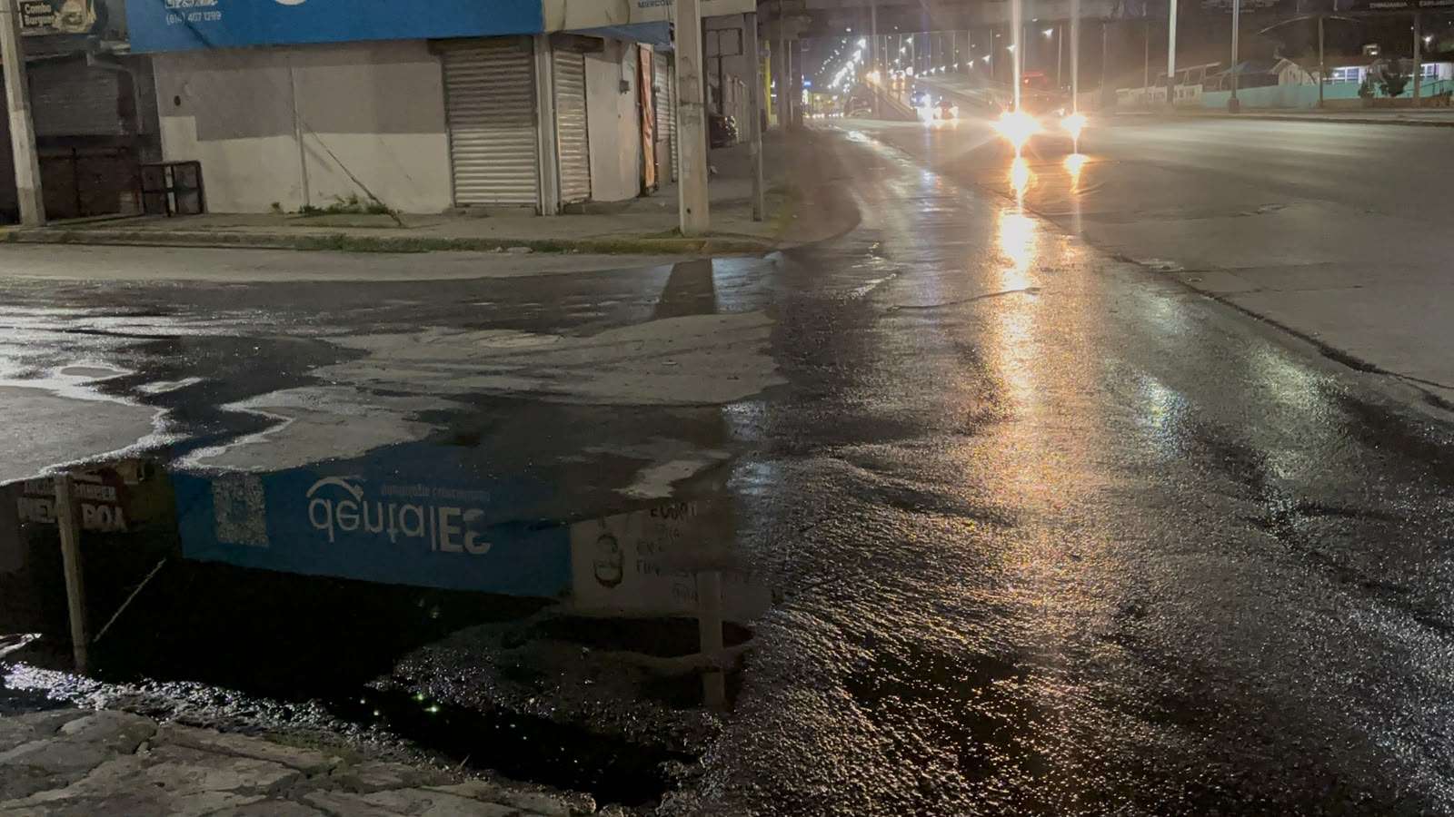 Reportan fuga de aguas negras en la Tecnológico