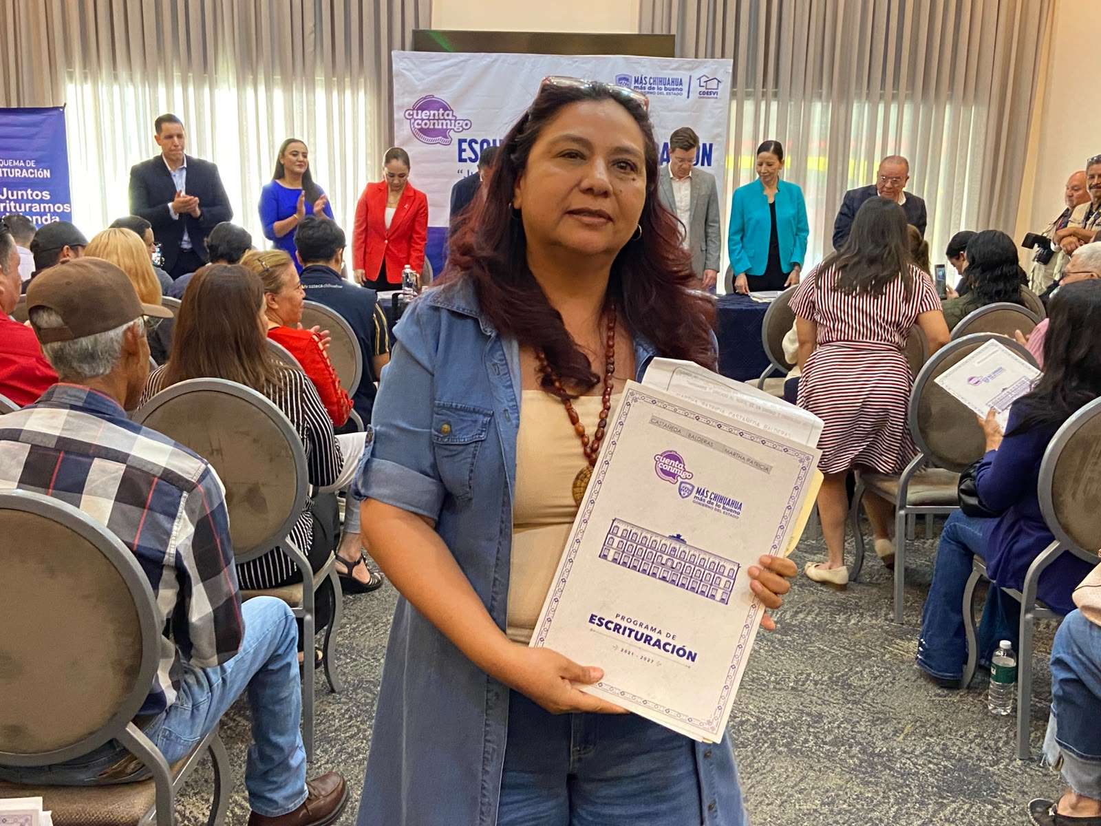 Entrega Coesvi 54 escrituras a familias de cuatro municipios