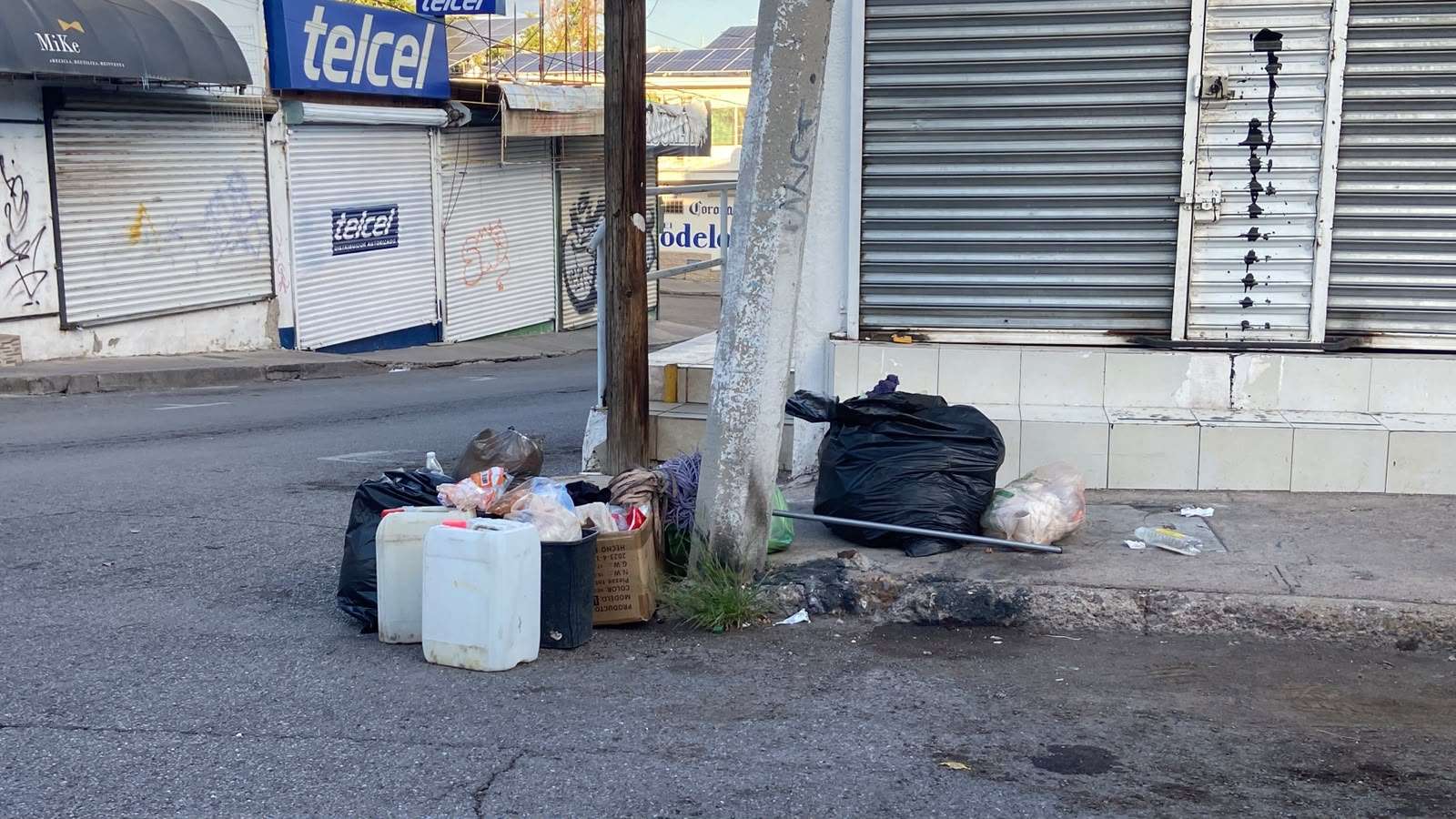 Acumulan locatarios basura en las calles del primer cuadro 