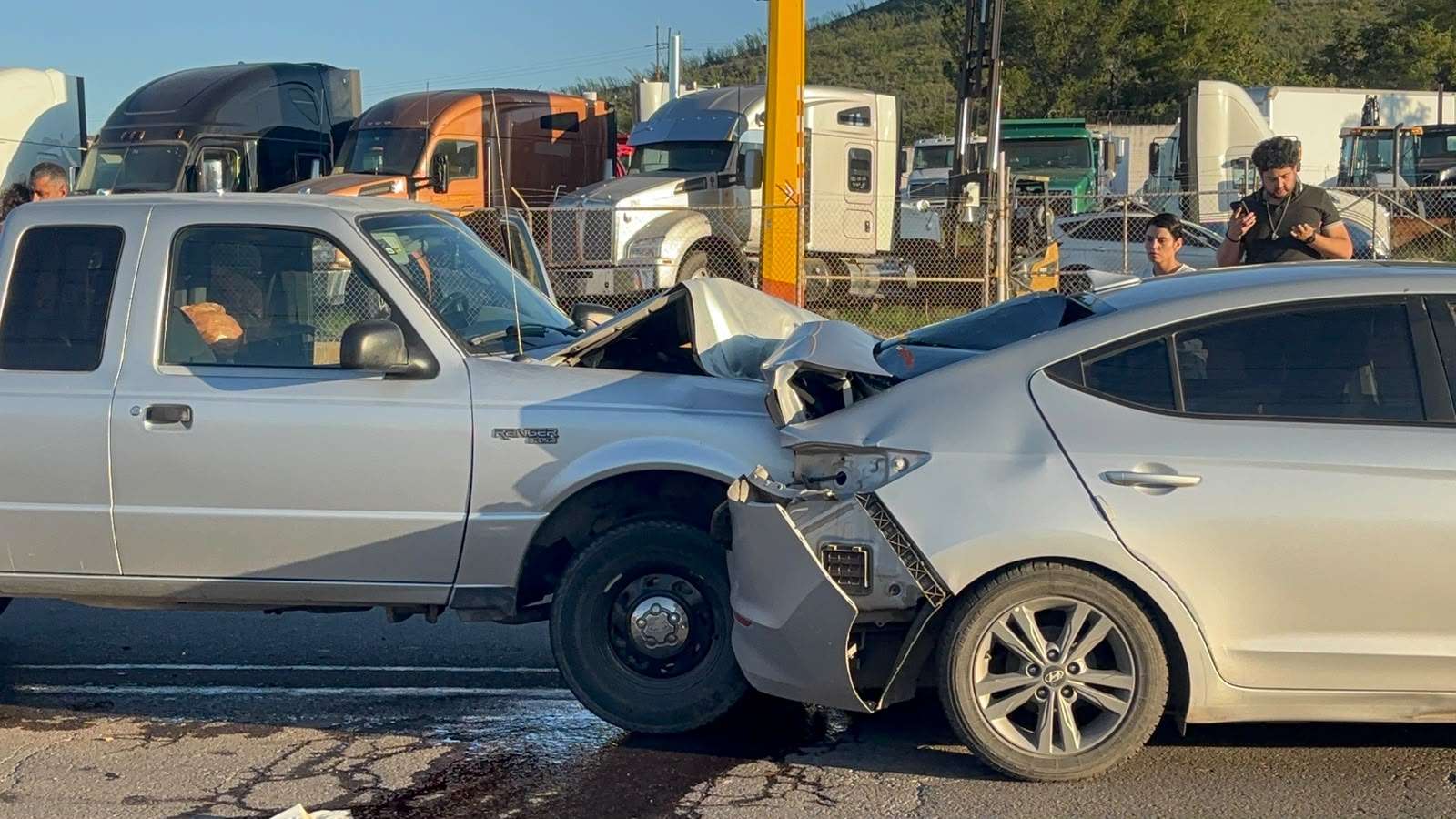 Deja choque alcance tres vehículos dañados y una menor lesionada