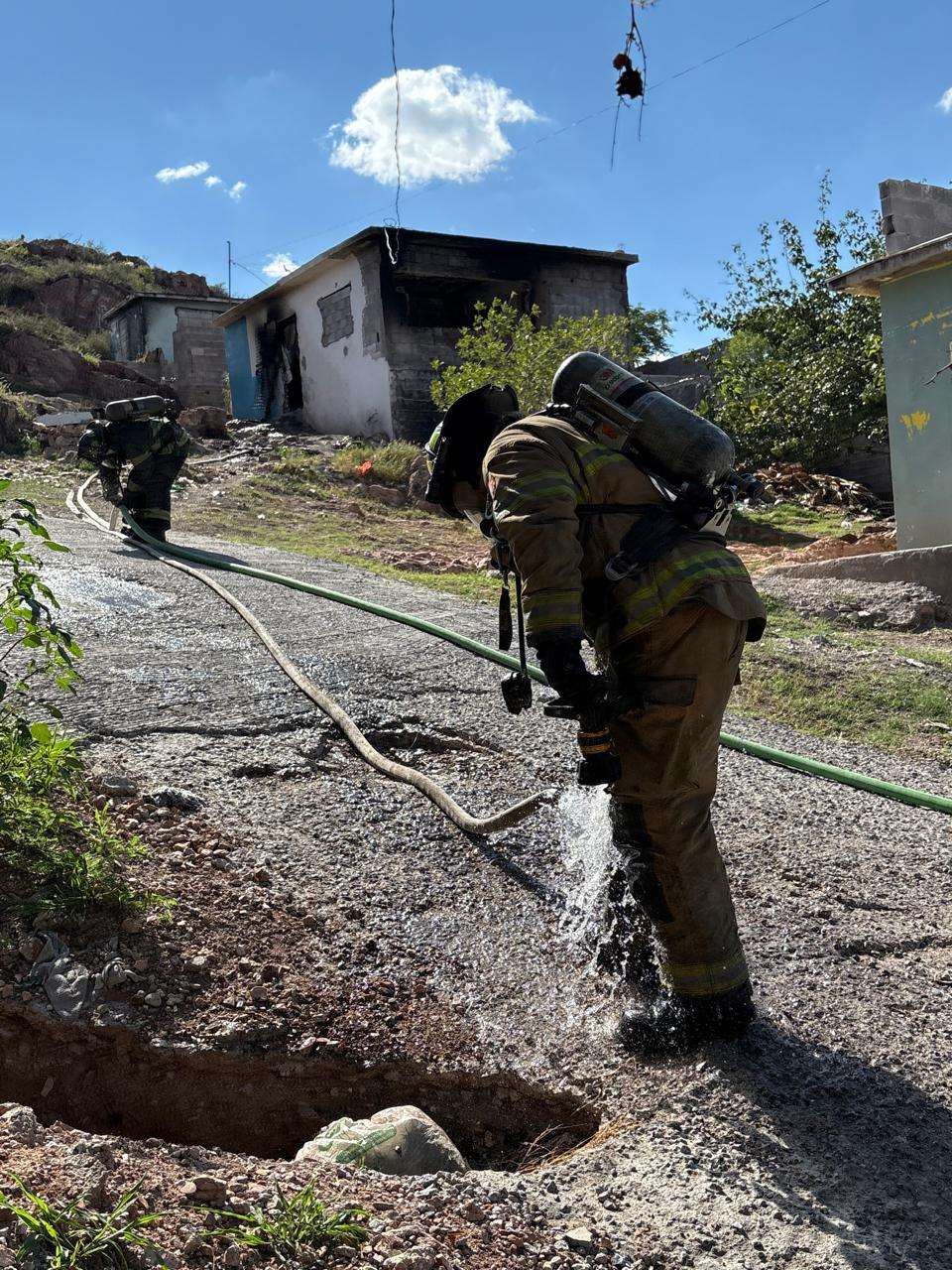 Controlan incendio en vivienda abandonada de San Jorge
