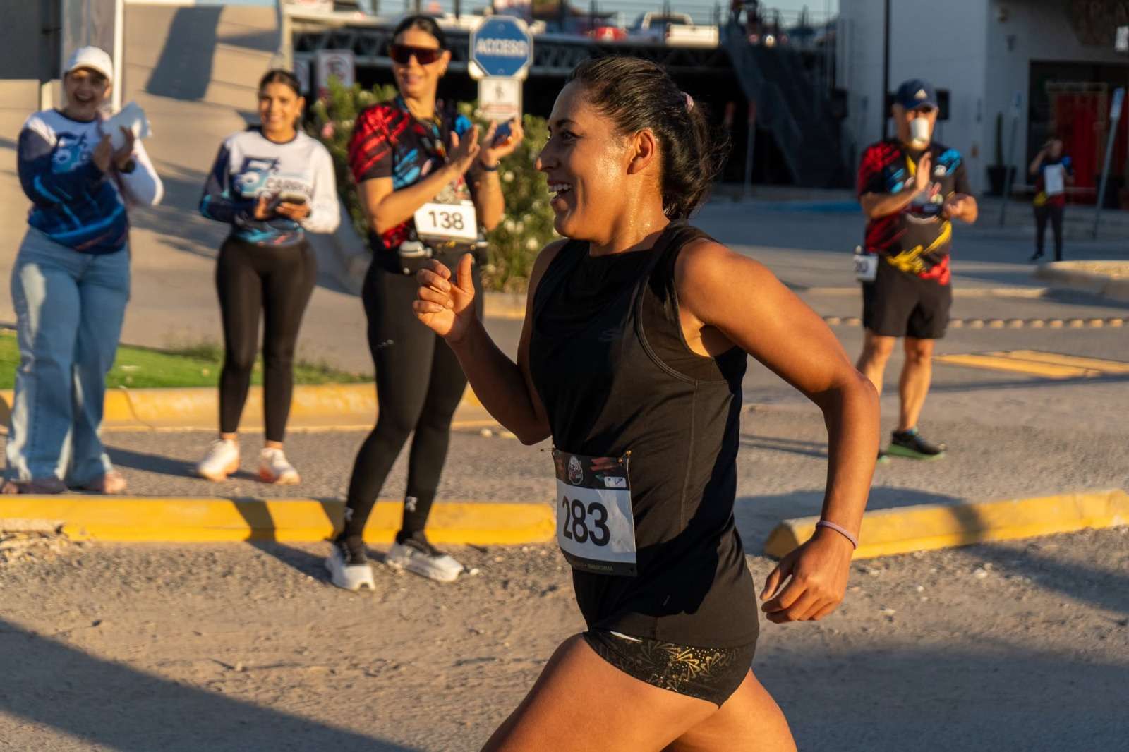 Reúnen a más de 400 corredores en la segunda Carrera Red Race de KW Campestre