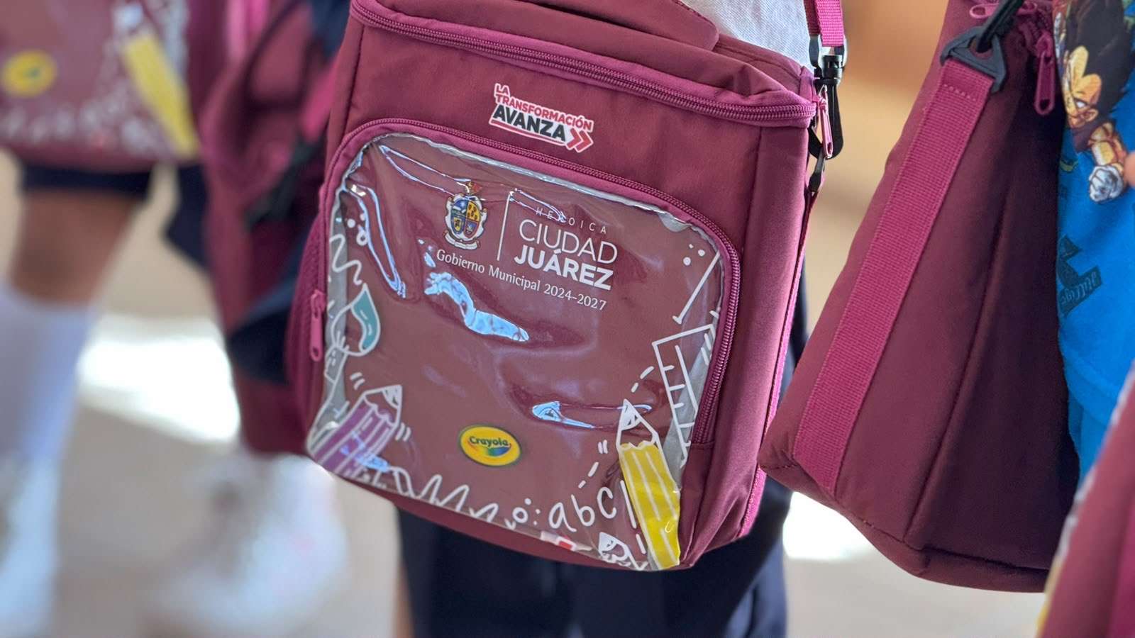 Entrega Municipio más de 7 mil mochilas en 25 escuelas 