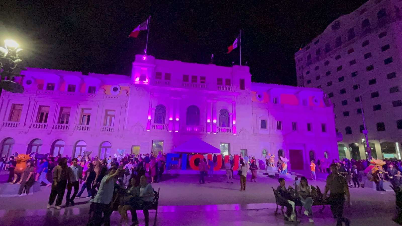 Acuden chihuahuenses a eventos del Ficuu