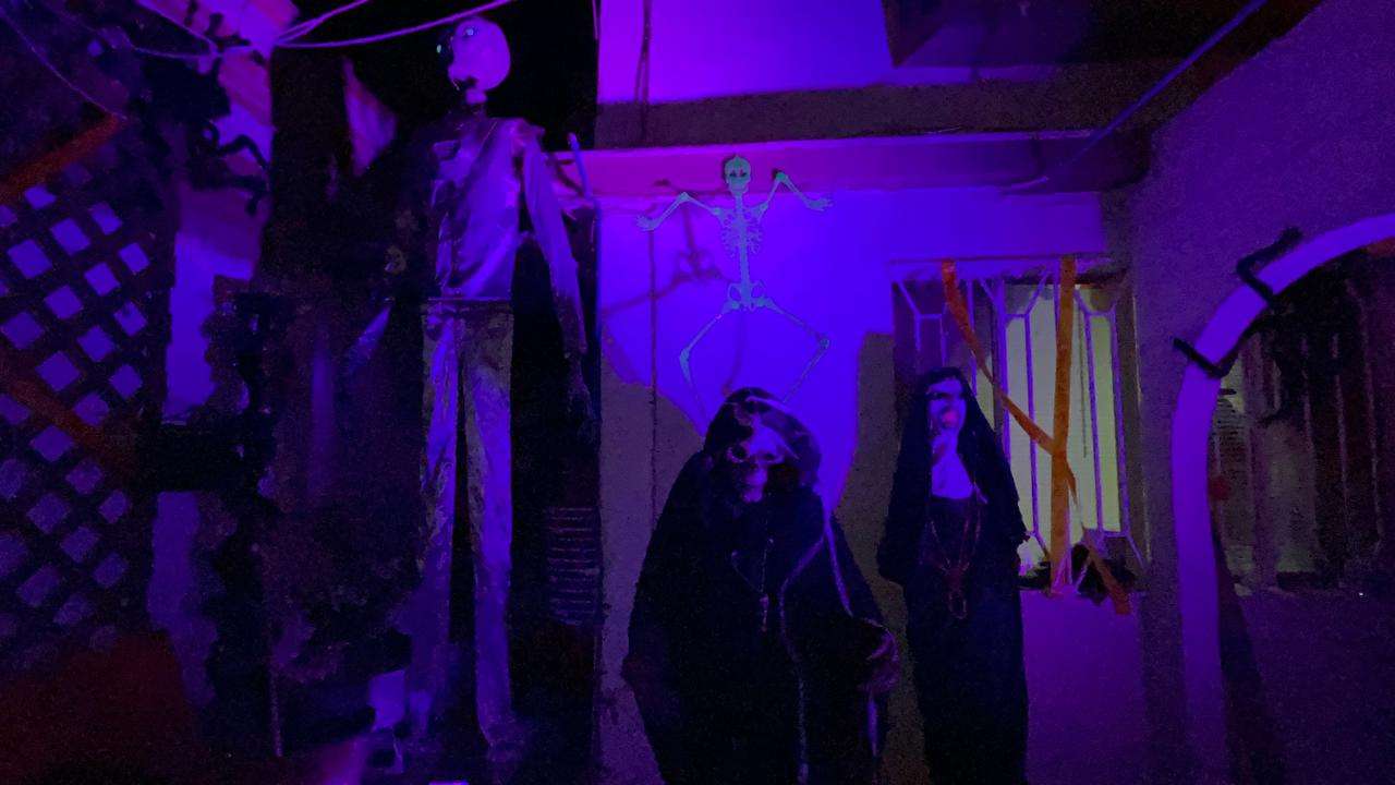 Causa furor casa del terror en el Panorámico por Halloween