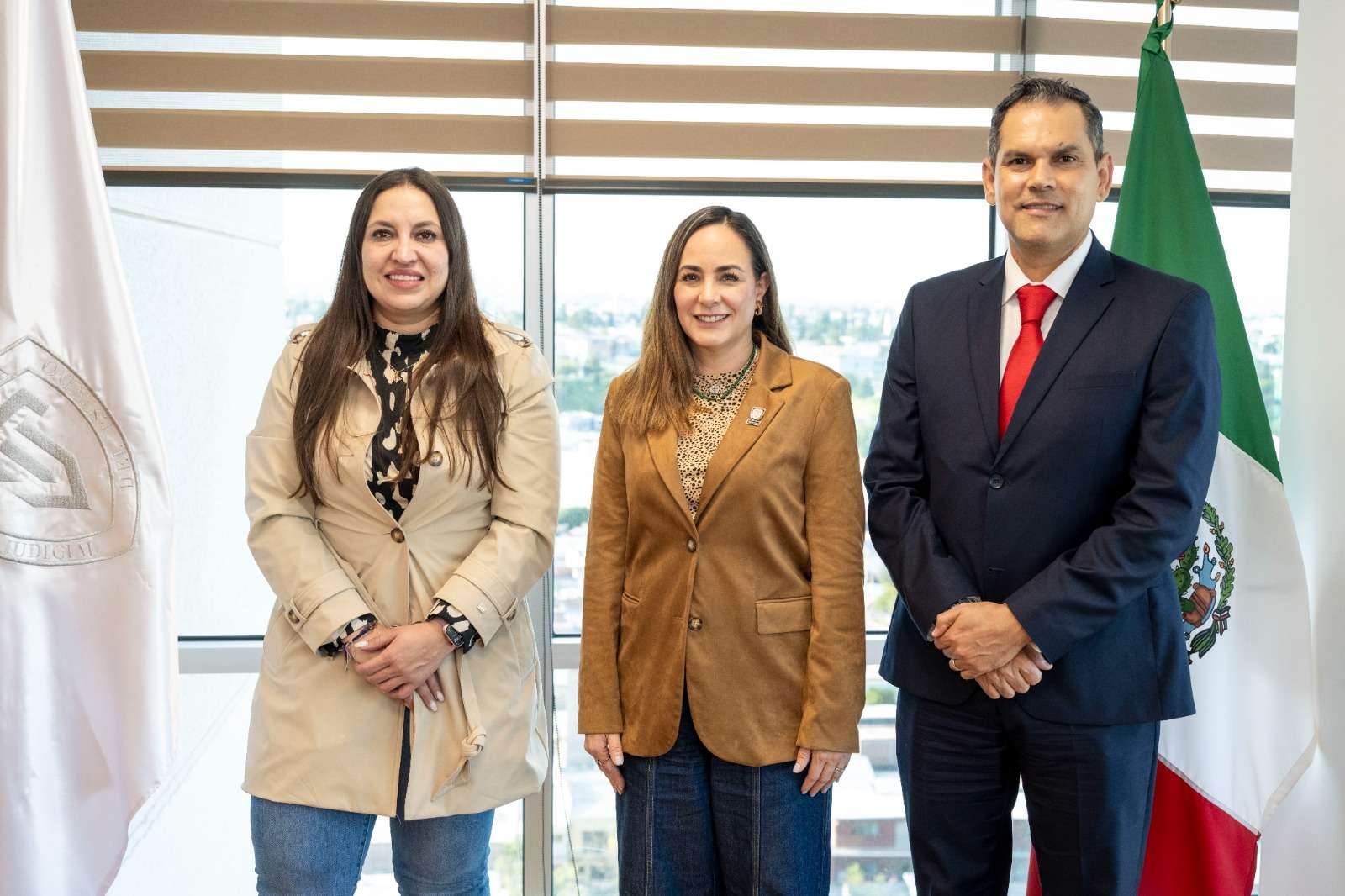 Recibe Marcela Herrera a Nuevo Fiscal, Gilberto Loya; refrendan coordinación 
