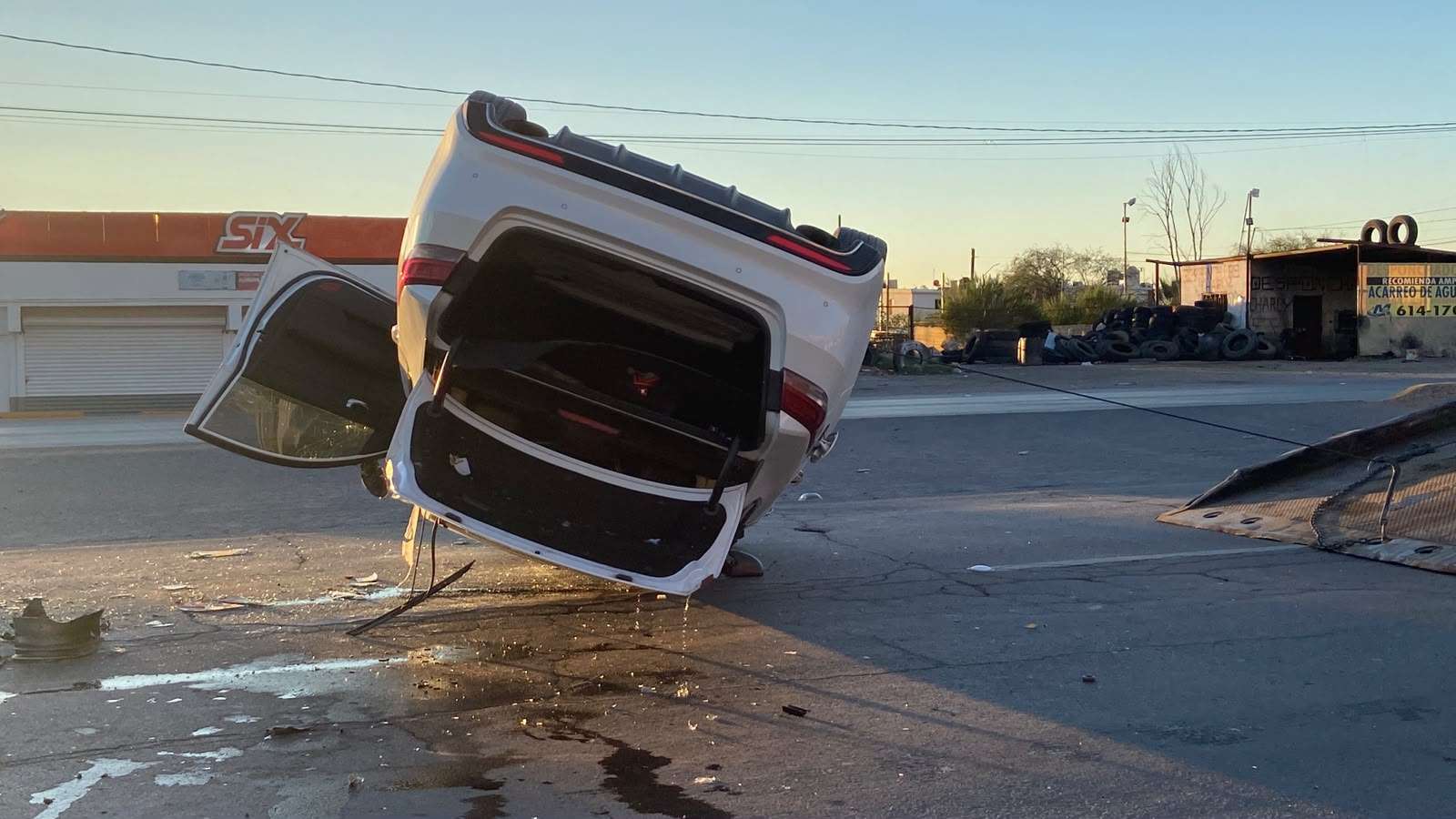 Vuelca conductor en la carretera a Aldama 
