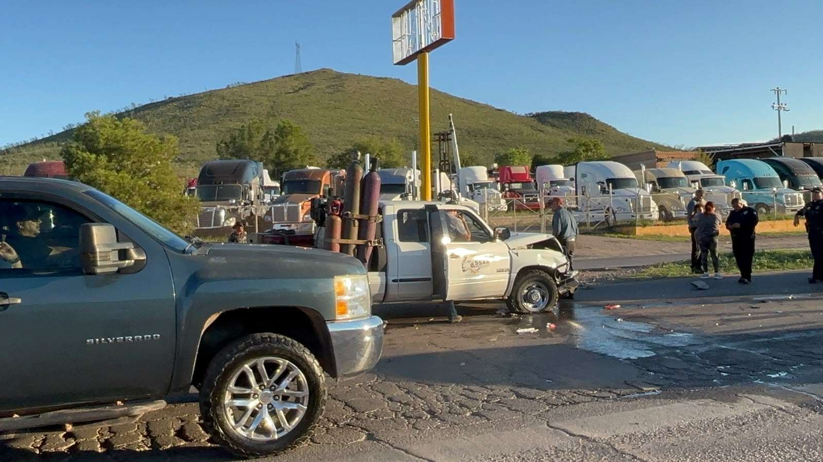 Deja choque alcance tres vehículos dañados y una menor lesionada
