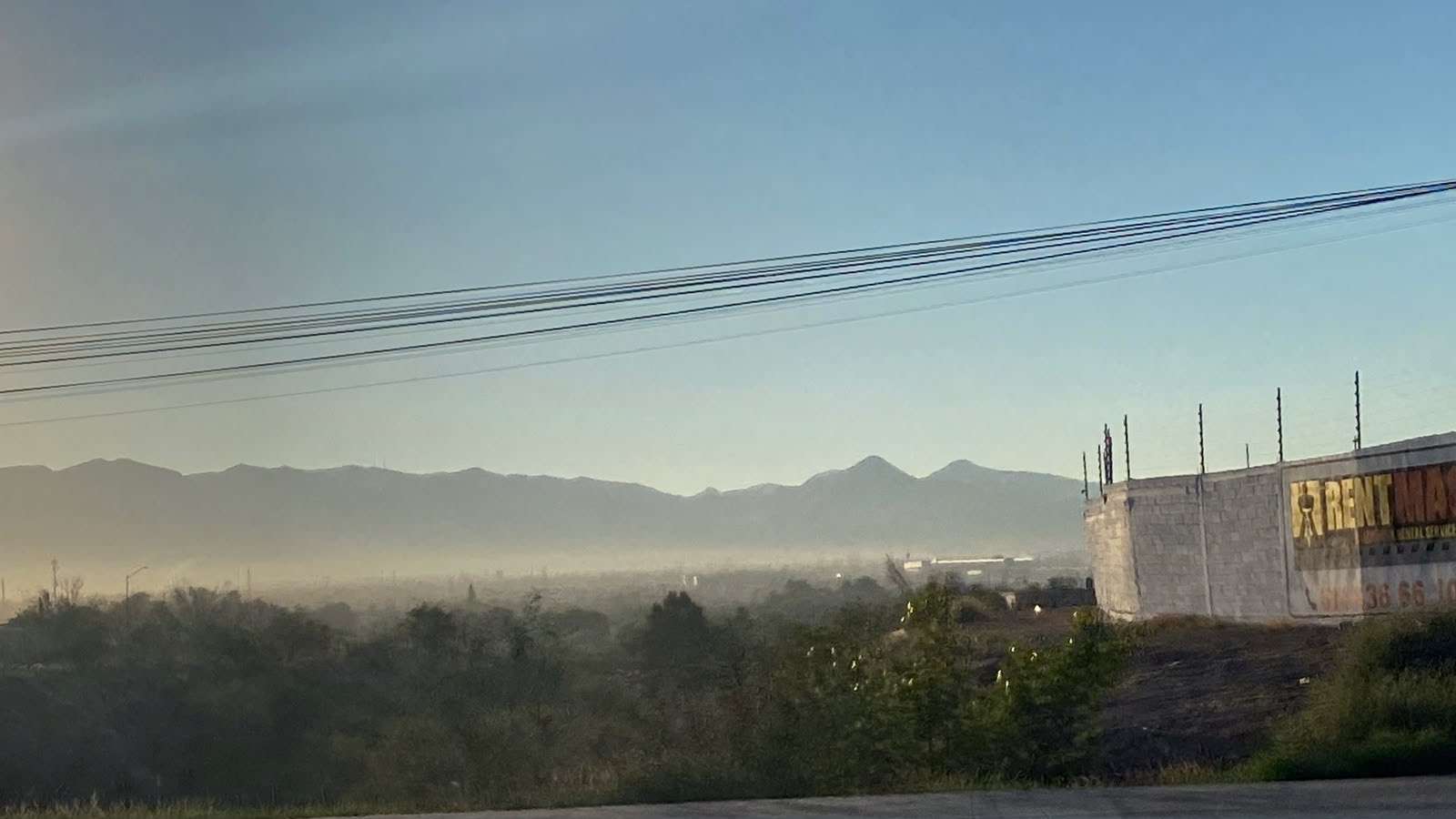 Cubre densa capa de contaminación la zona sur