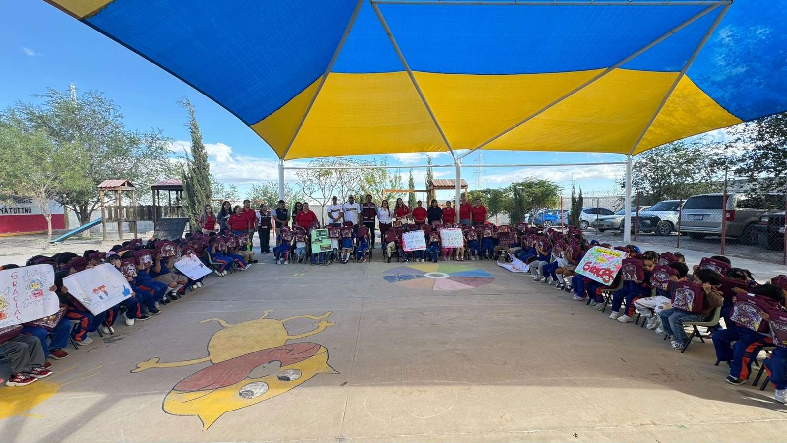 Entrega Municipio más de 7 mil mochilas en 25 escuelas 