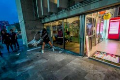 Enfrenta protesta de mujeres trans a trabajadores y policías en Cdmx