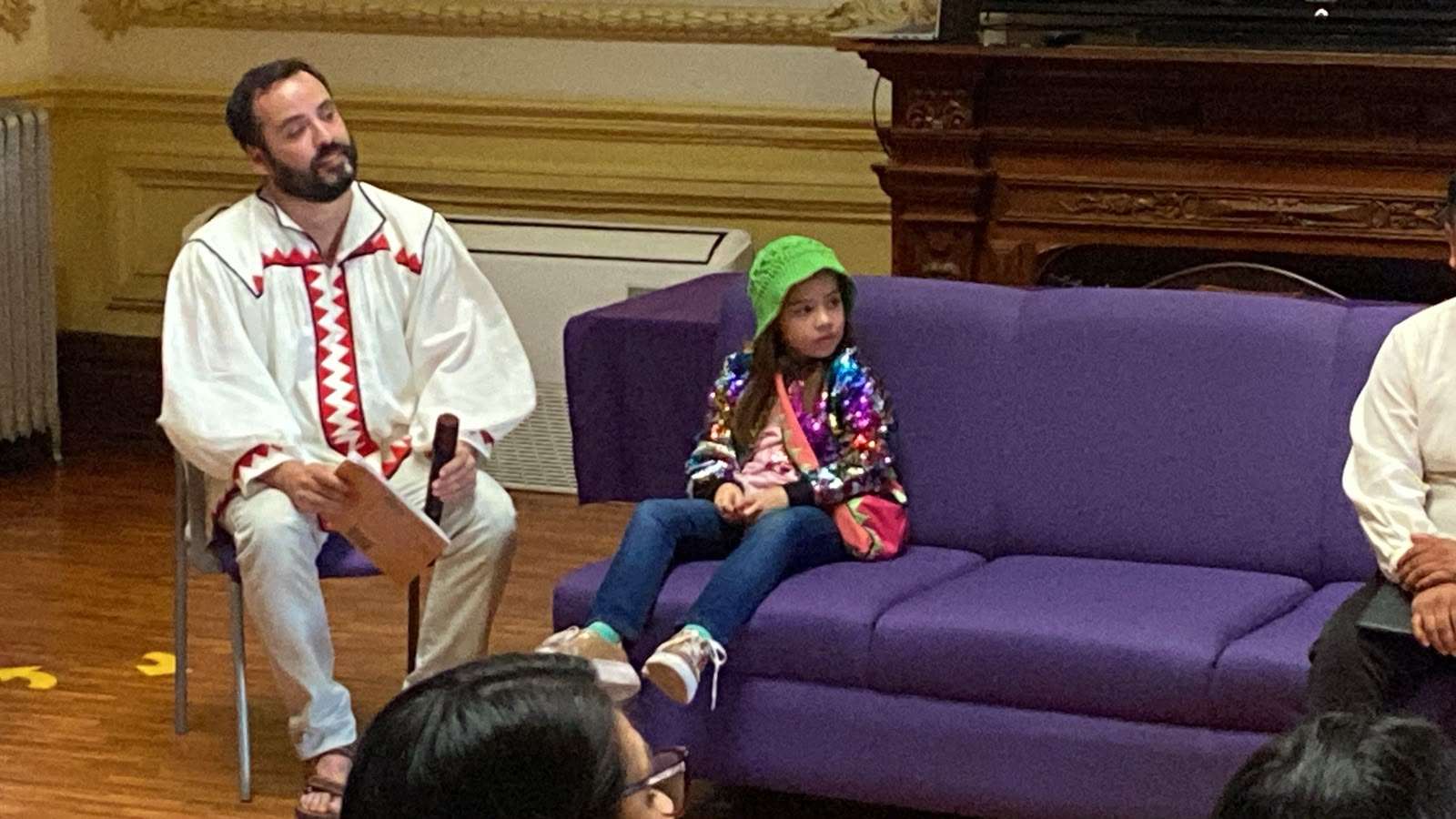 Da vida Viviana de 8 años a su imaginación con su libro Dragonas y Dinosaurios 