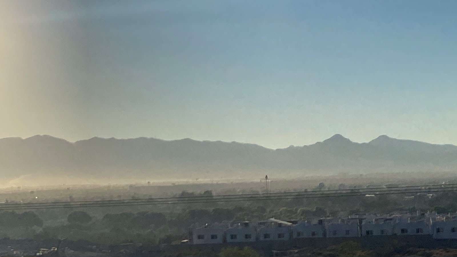 Cubre densa capa de contaminación la zona sur
