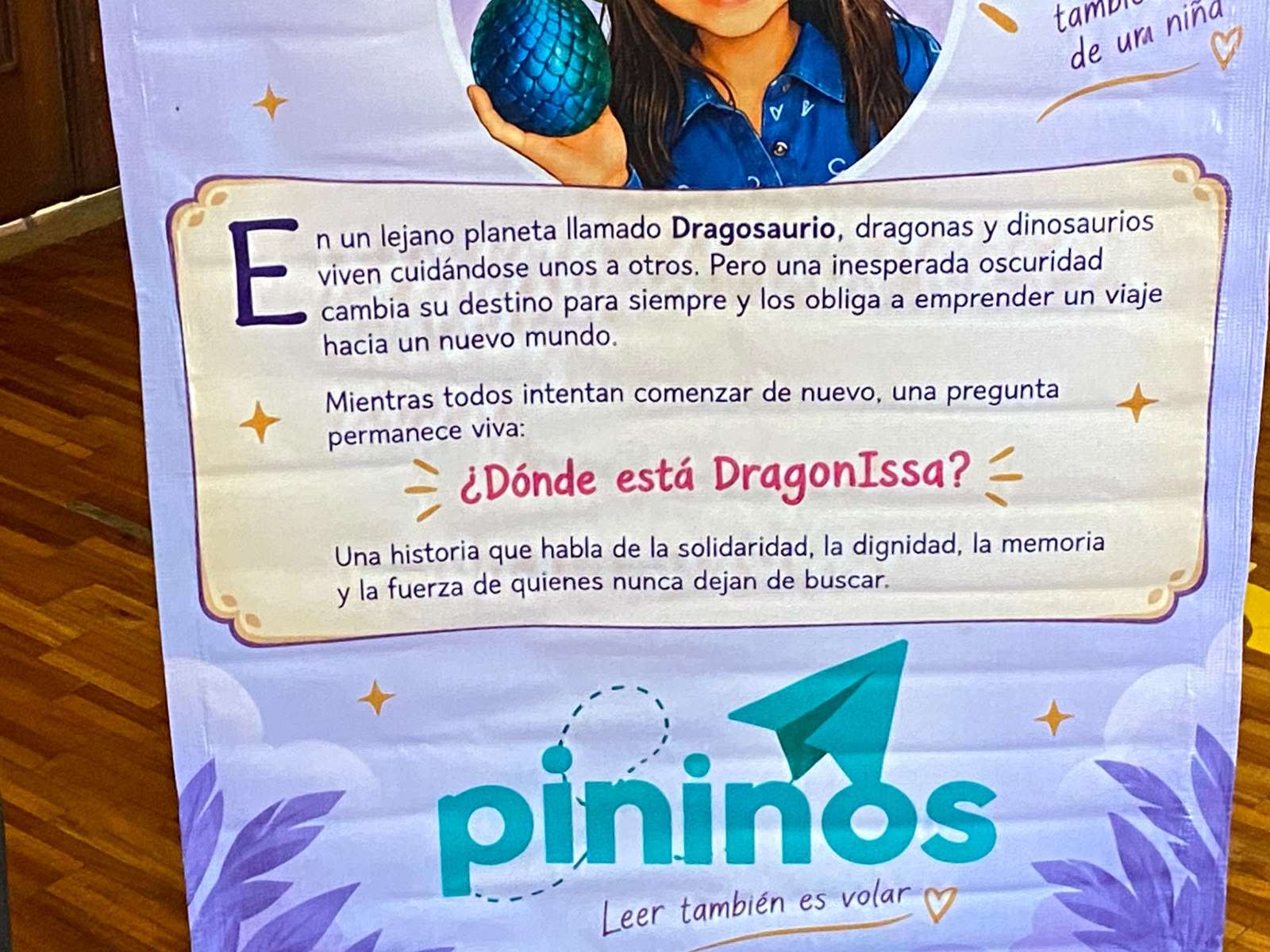Da vida Viviana de 8 años a su imaginación con su libro Dragonas y Dinosaurios 