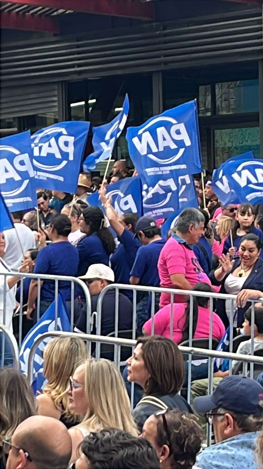 Panistas abarrotan la Plaza de Armas para respaldar a Marco Bonilla