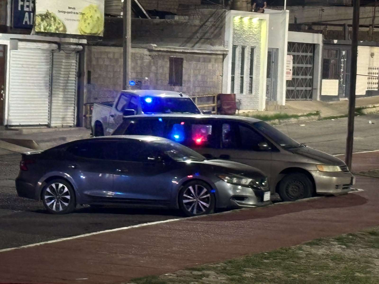 Aseguran autos relacionados con homicidio en Fashion Mall