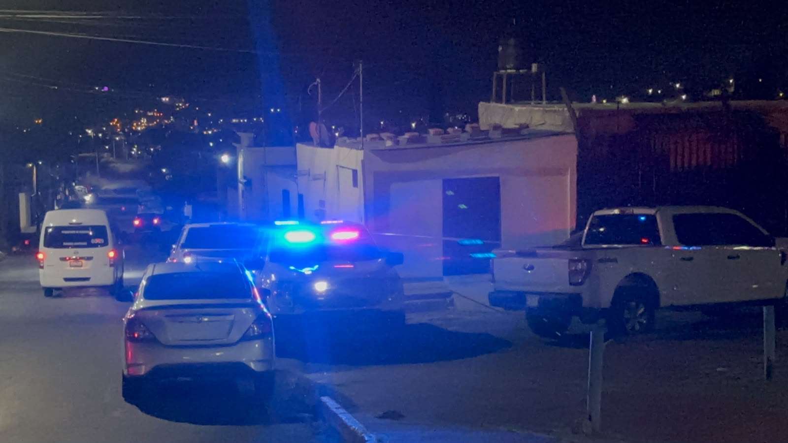 Aseguran autos relacionados con homicidio en Fashion Mall