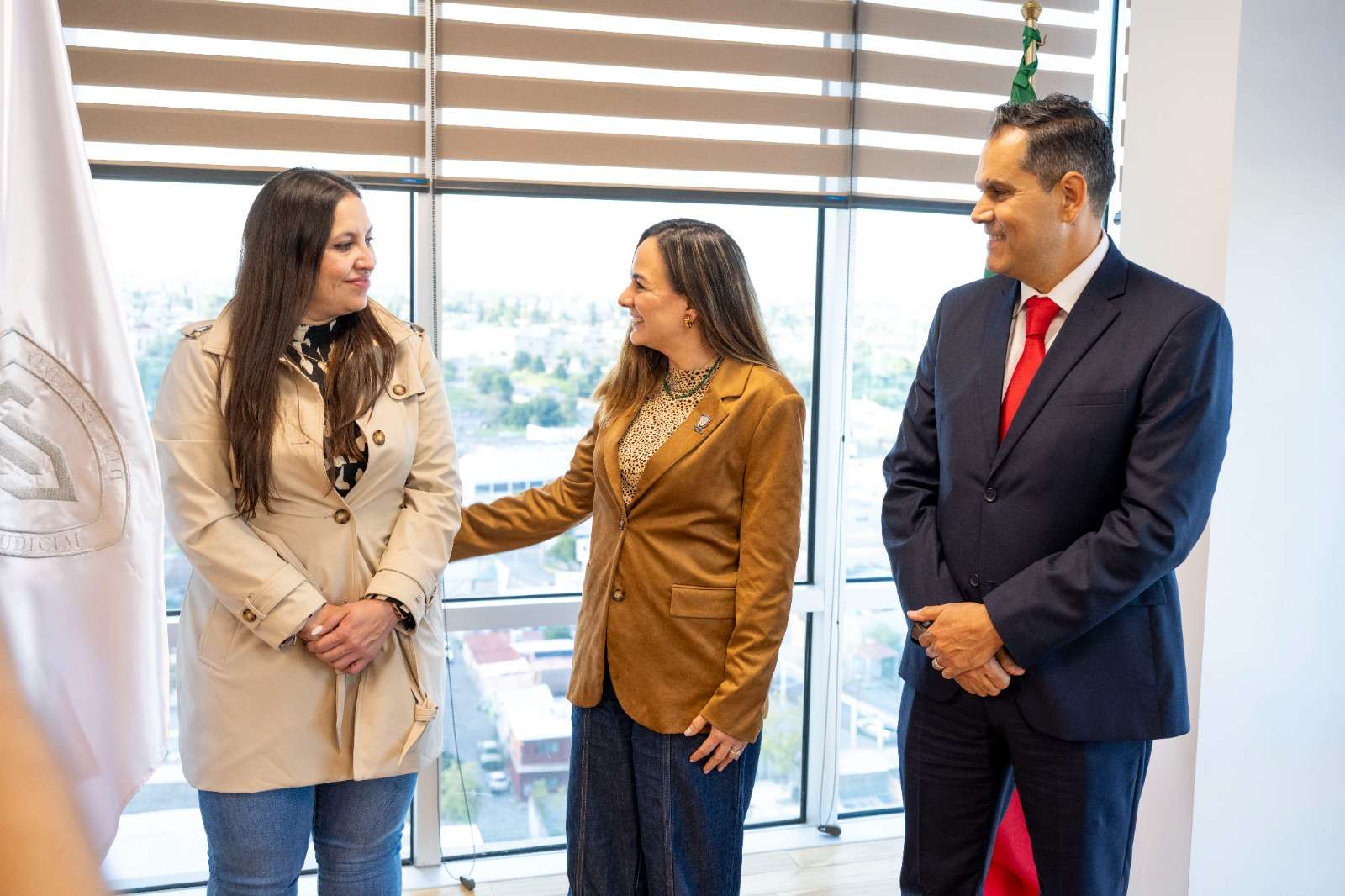 Recibe Marcela Herrera a Nuevo Fiscal, Gilberto Loya; refrendan coordinación 