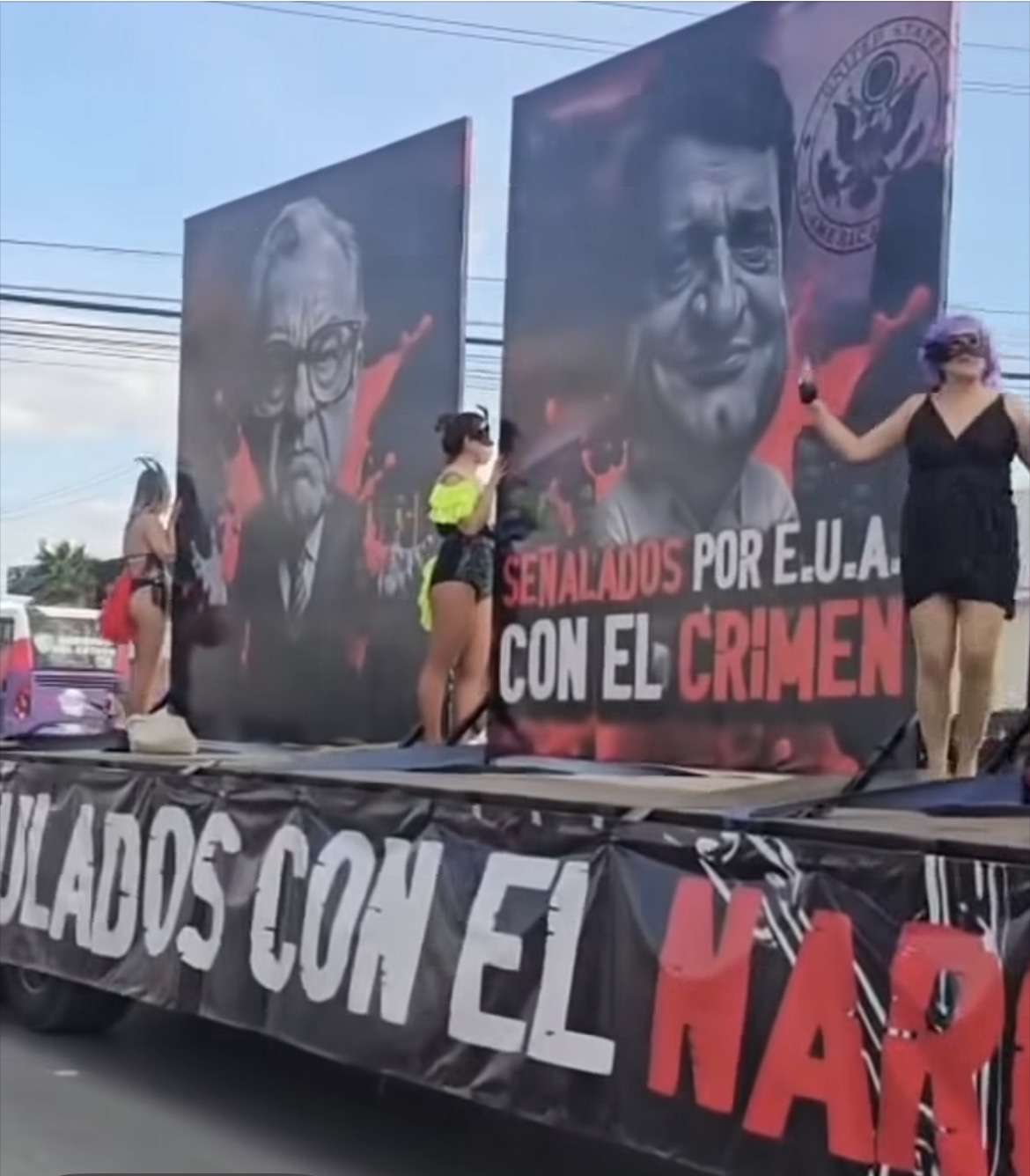 Caravana de tráileres recorre Juárez con mensajes contra la 4T y Cruz Pérez Cuéllar