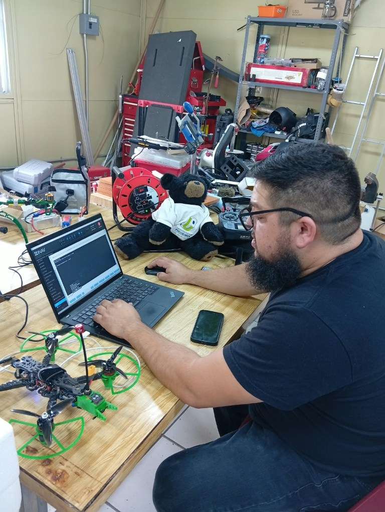 Gana Universidad Politécnica de Chihuahua competencia de drones