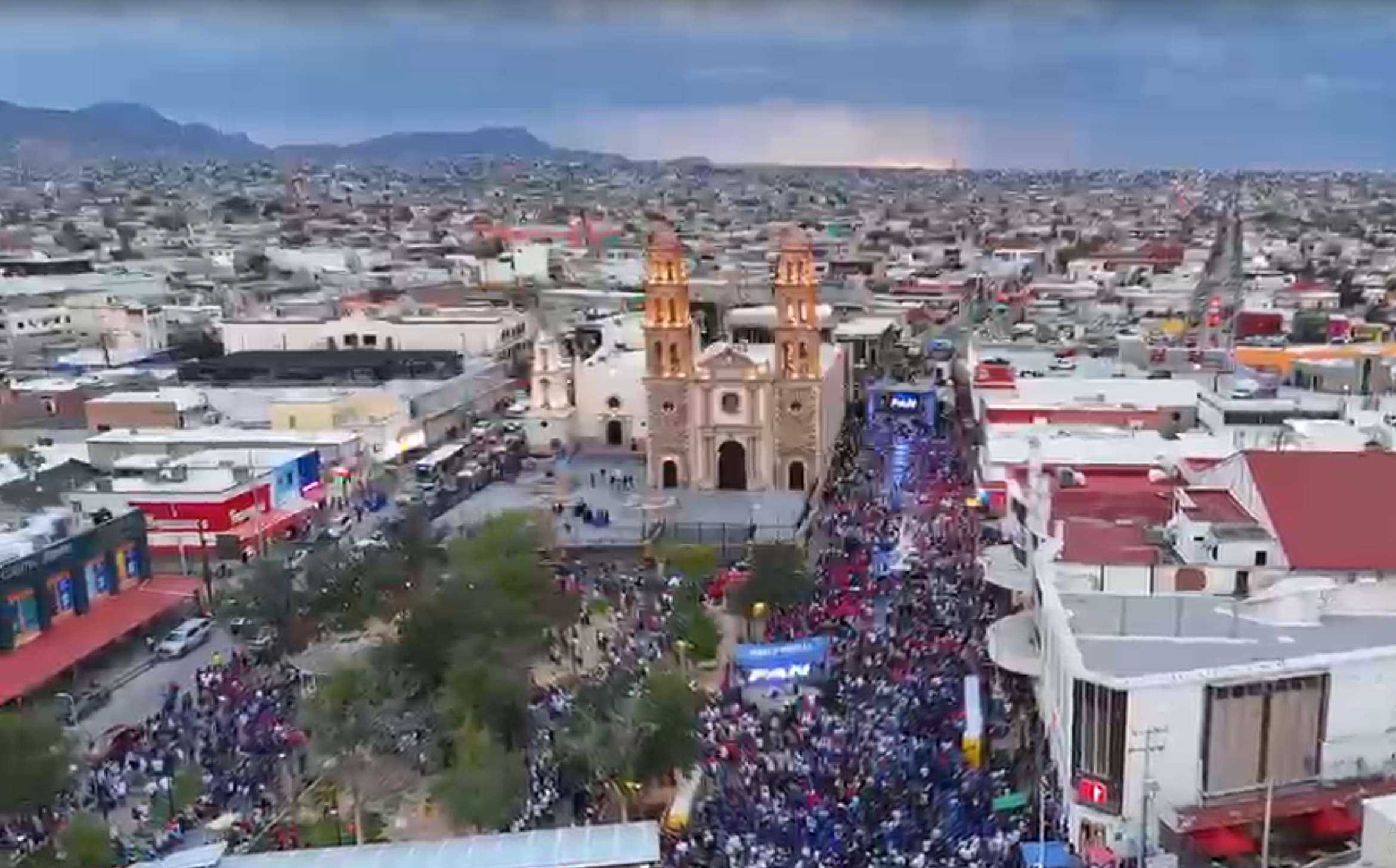 Arropan miles a Marco Bonilla en el centro Juárez