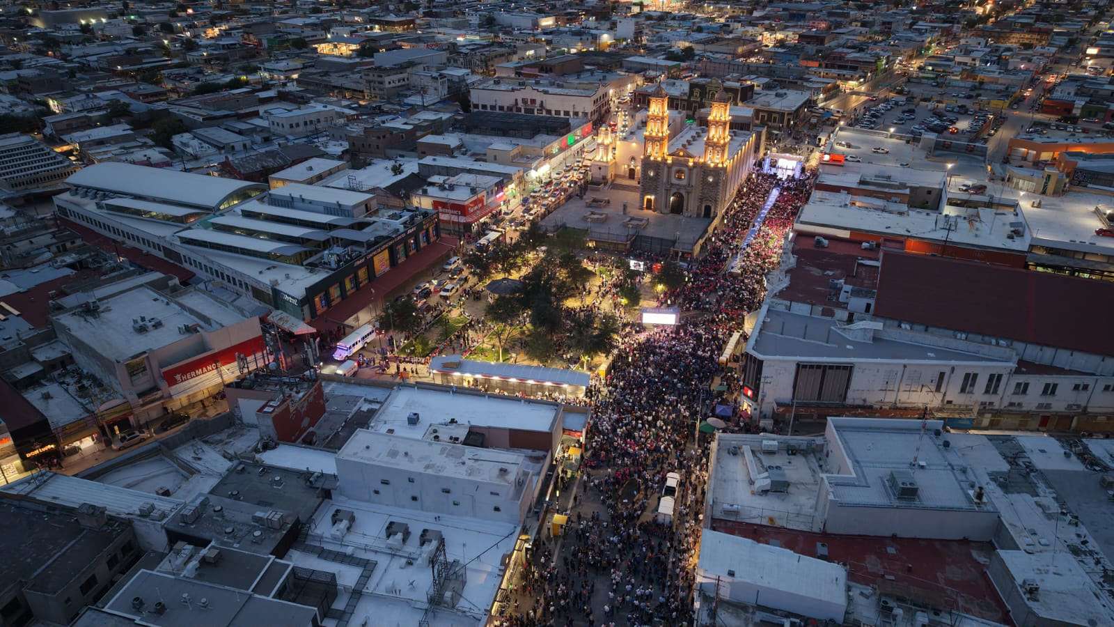 Reúne Marco Bonilla a más de 15 mil chihuahuenses en Juárez