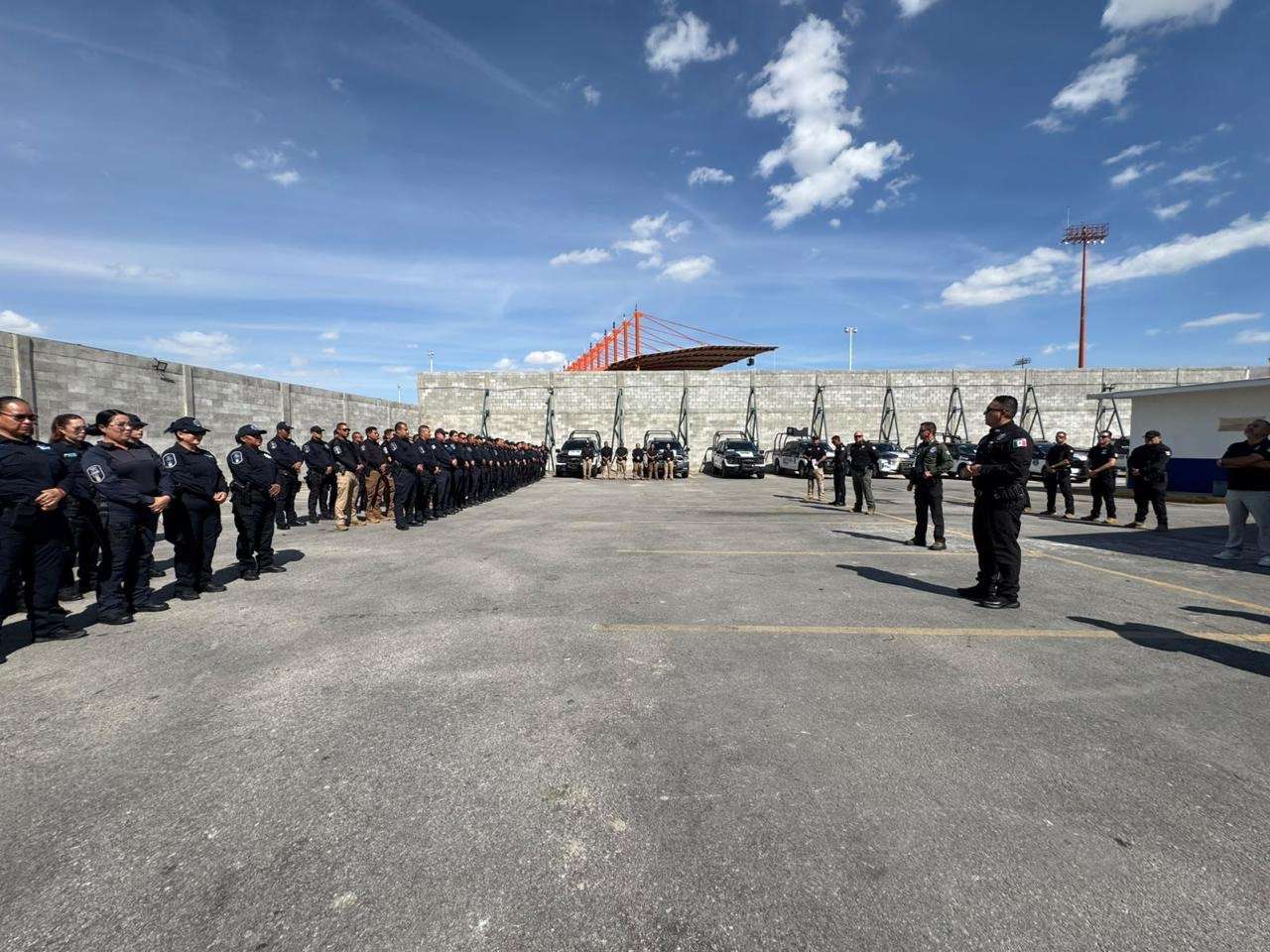 Inicia Luis Aguirre acercamiento con policías estatales en Juárez