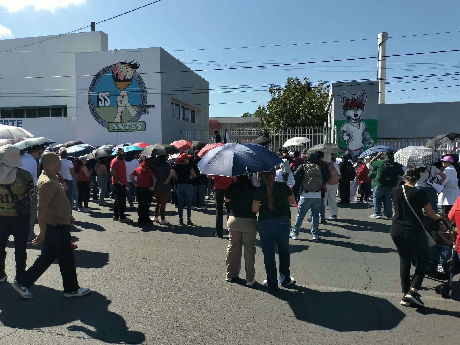 Invita movimiento civil ciudadano a sumarse al plantón en apoyo a trabajadores del IMSS