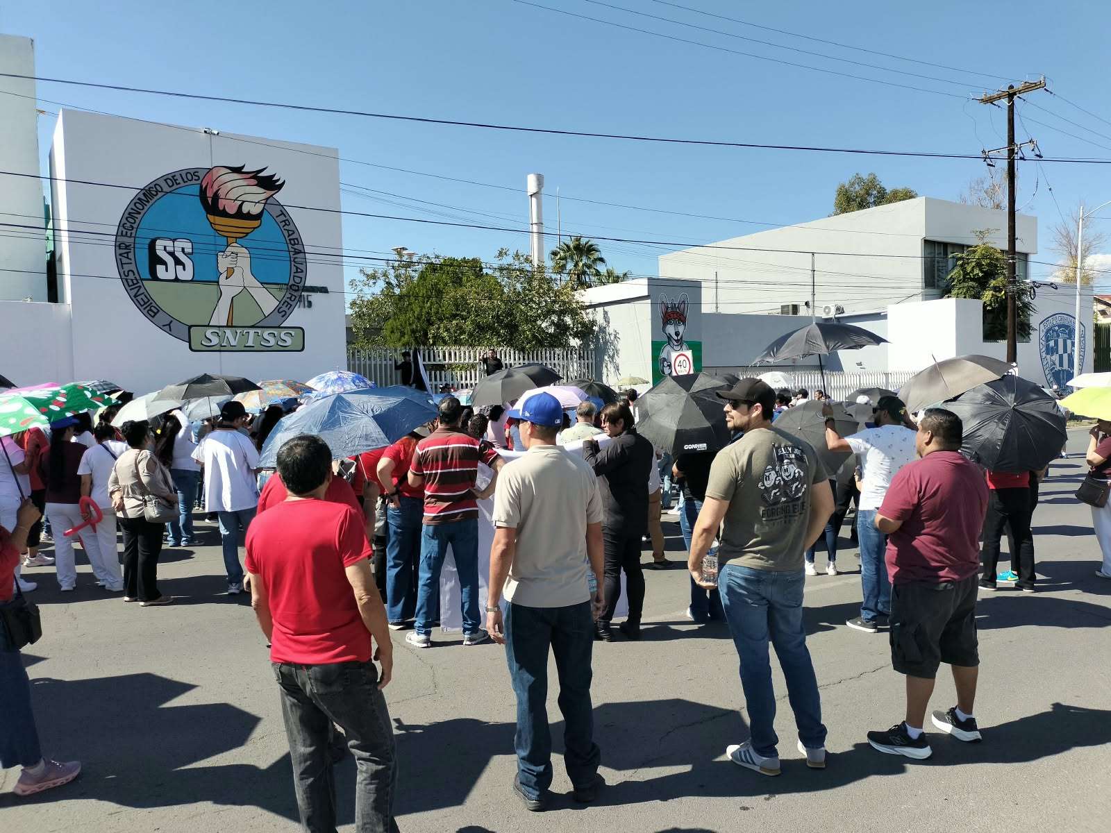 Invita movimiento civil ciudadano a sumarse al plantón en apoyo a trabajadores del IMSS