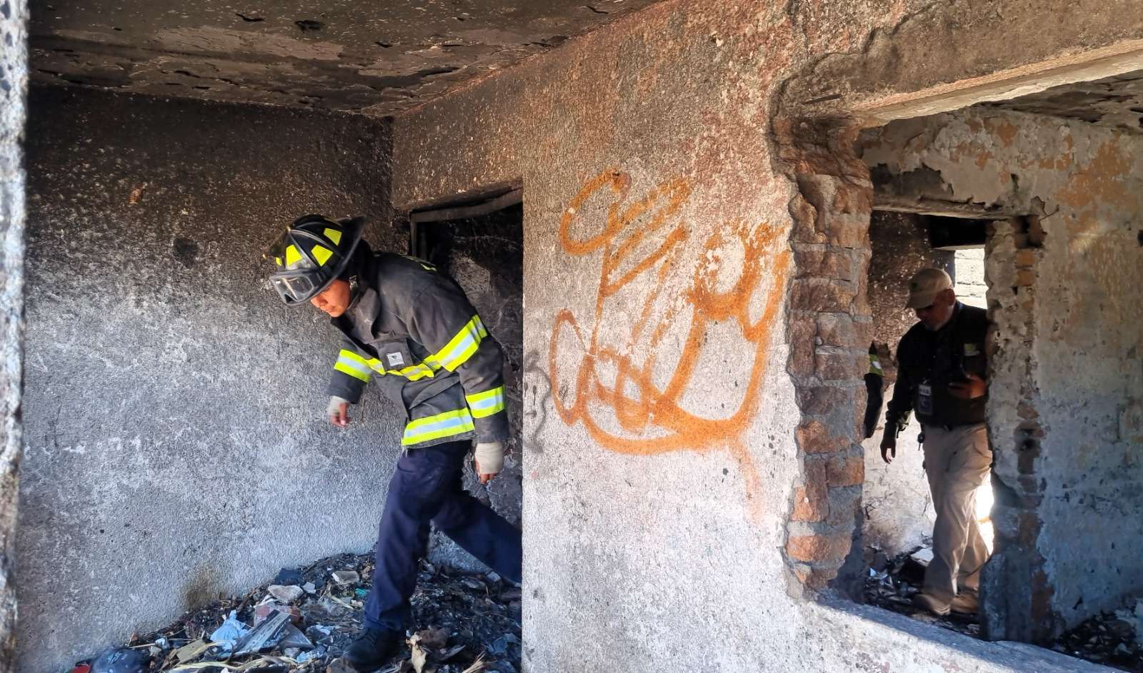 Atienden predios de riesgo con limpieza, dictámenes y demoliciones