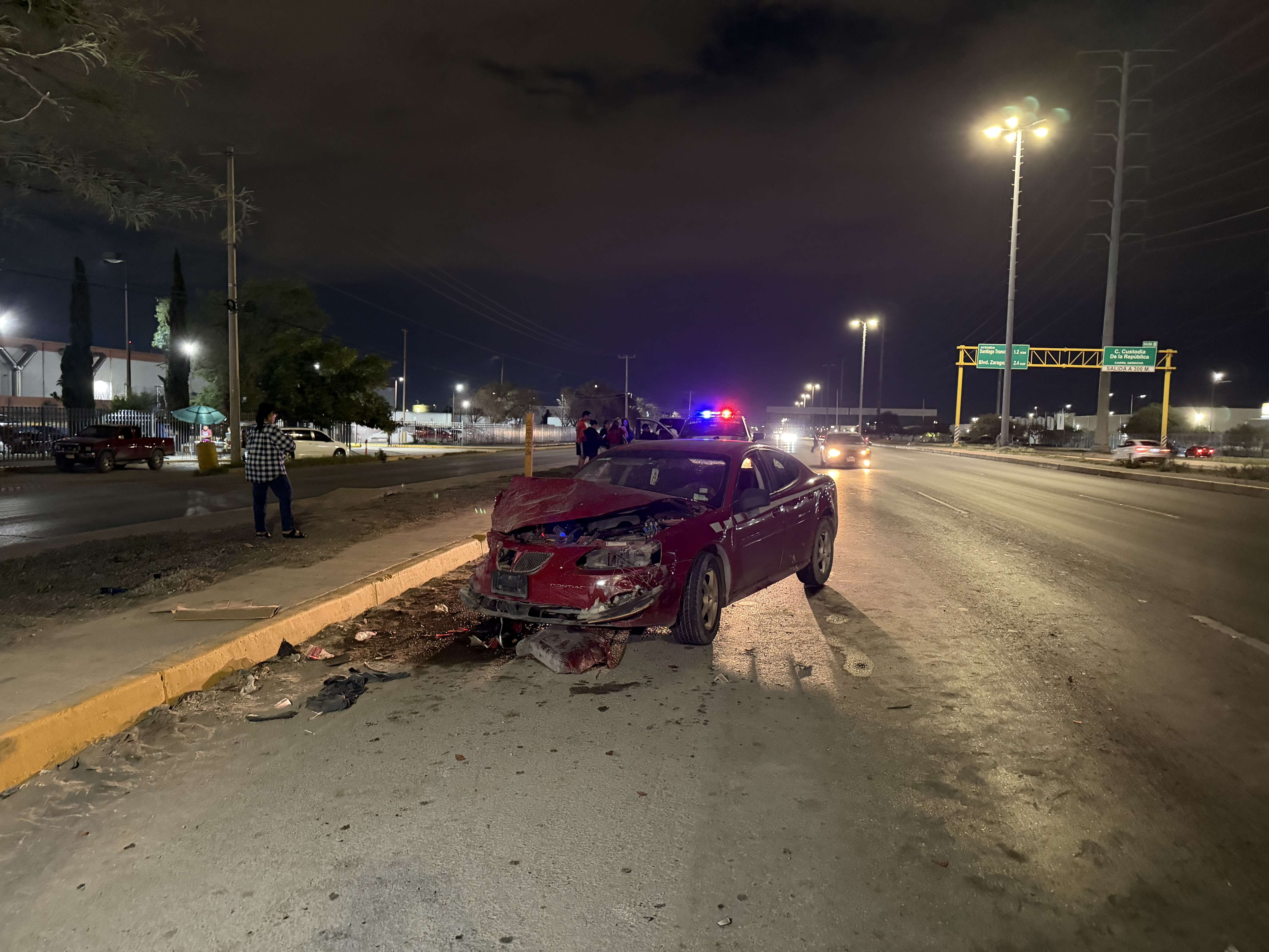 Se queda sin gasolina y termina hospitalizado tras brutal atropello