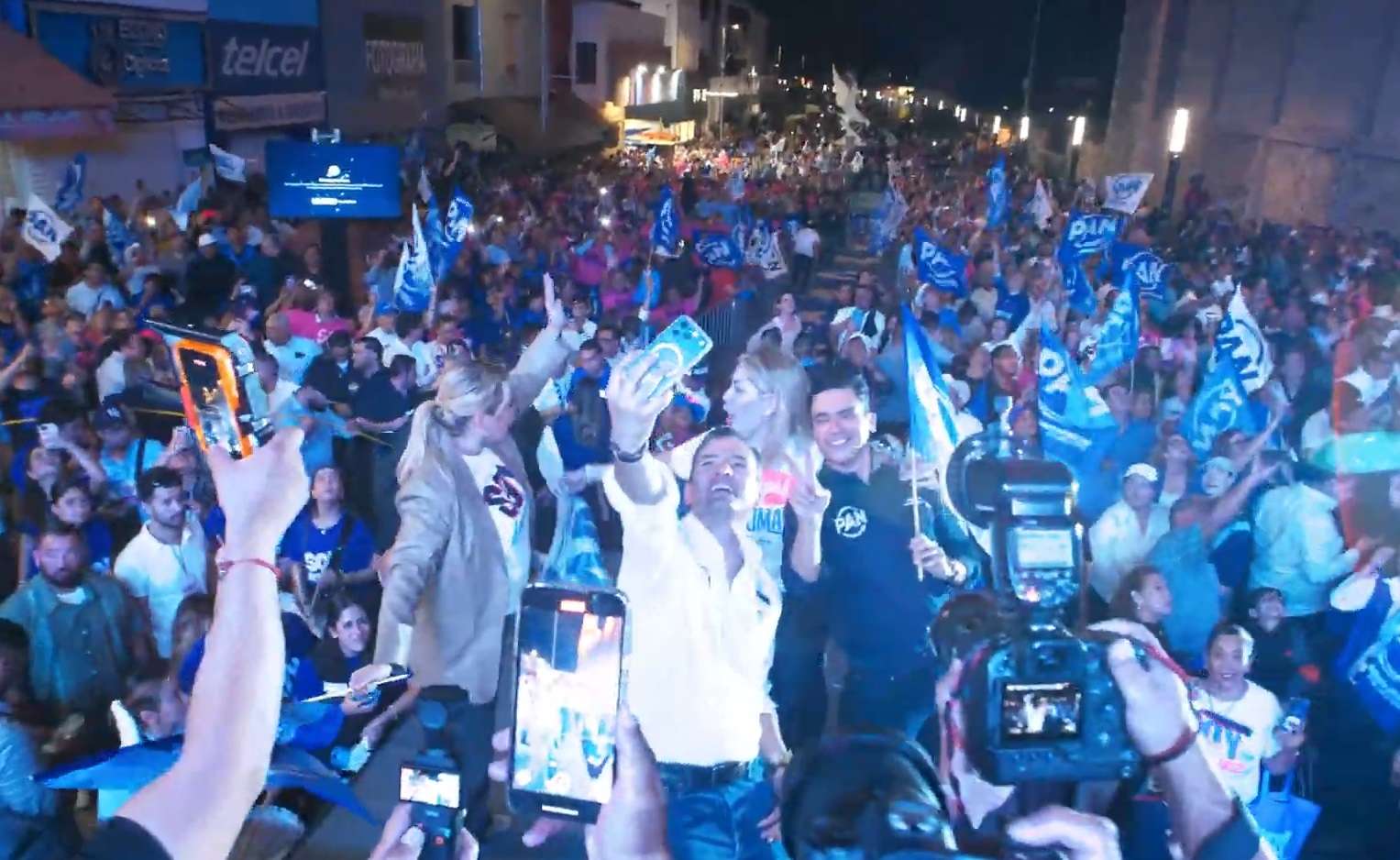 Arropan miles a Marco Bonilla en el centro Juárez