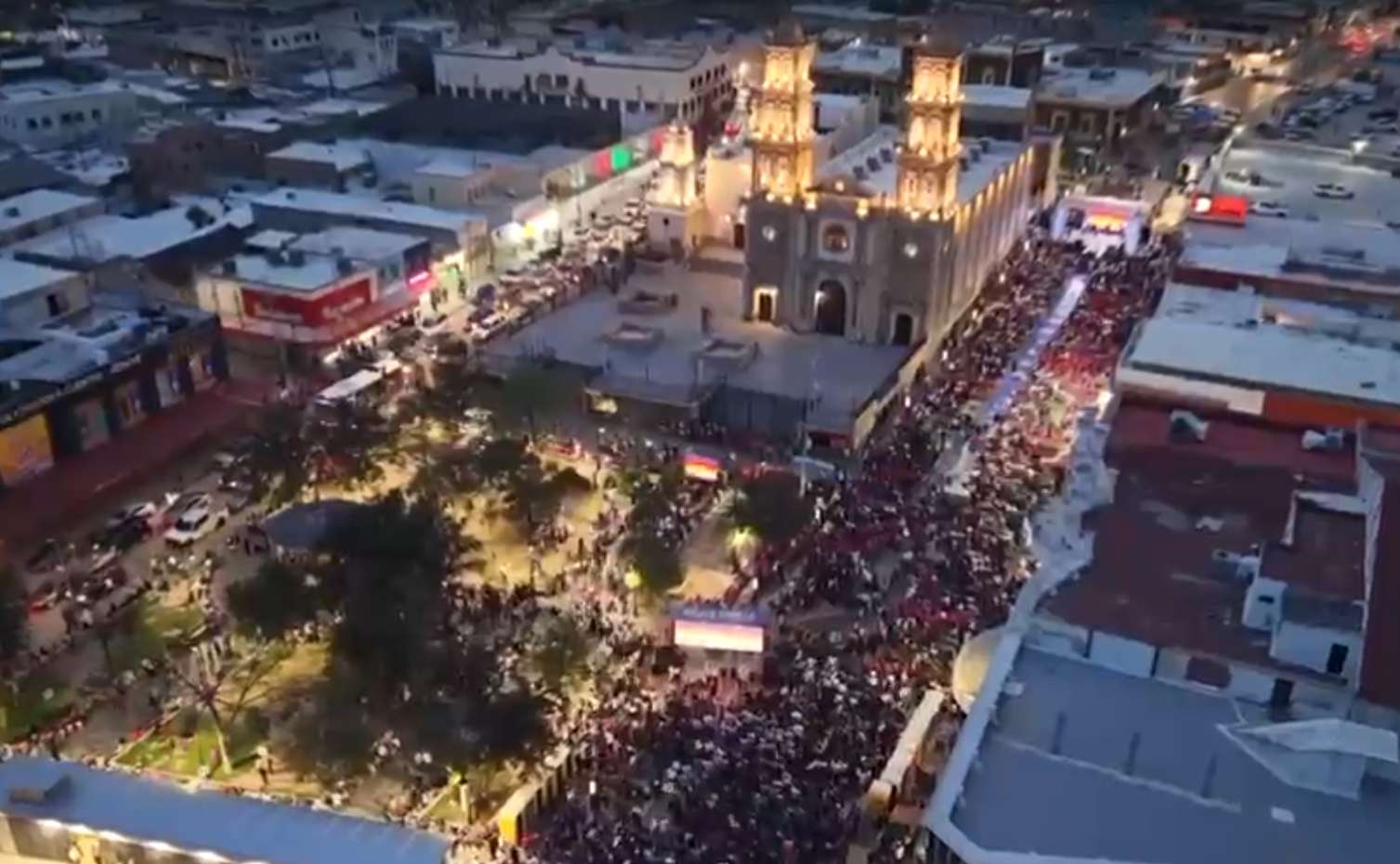 Arropan miles a Marco Bonilla en el centro Juárez