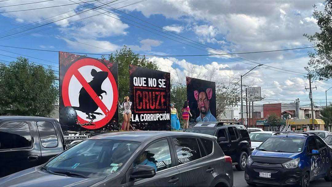Caravana de tráileres recorre Juárez con mensajes contra la 4T y Cruz Pérez Cuéllar