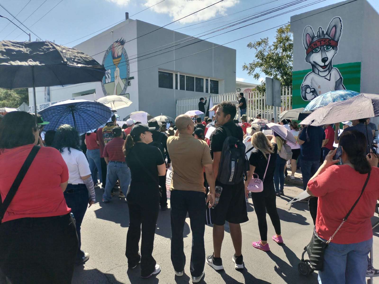 Invita movimiento civil ciudadano a sumarse al plantón en apoyo a trabajadores del IMSS