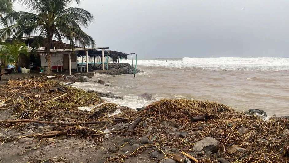 Deja huracán Simón un muerto en Guerrero