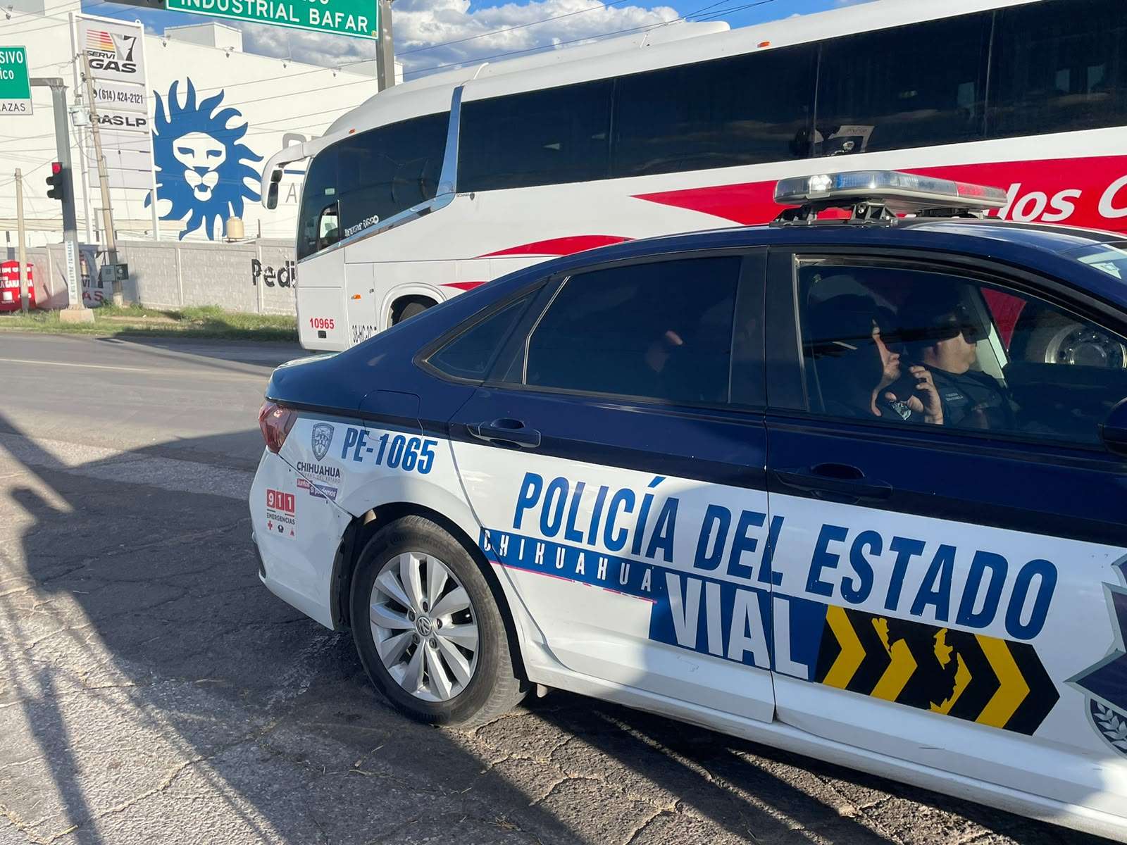 Deja fuerte choque a cuatro heridos en la Silvestre Terrazas 