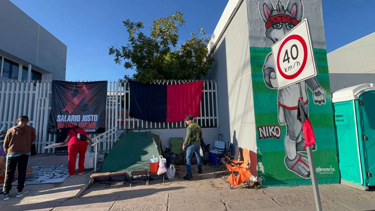 Emplazan a huelga trabajadores del Imss; convocan a marcha
