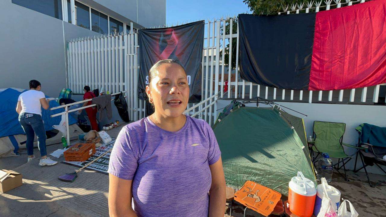 Emplazan a huelga trabajadores del Imss; convocan a marcha 