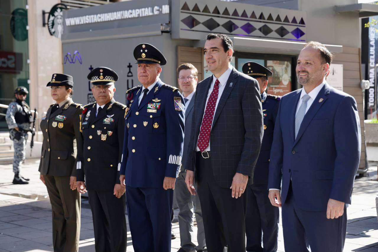 Encabeza René Chavira ceremonia por aniversario de Chihuahua